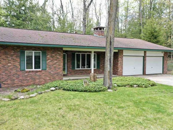 7505 Tamarac Trail, Harbor Springs, MI 49740