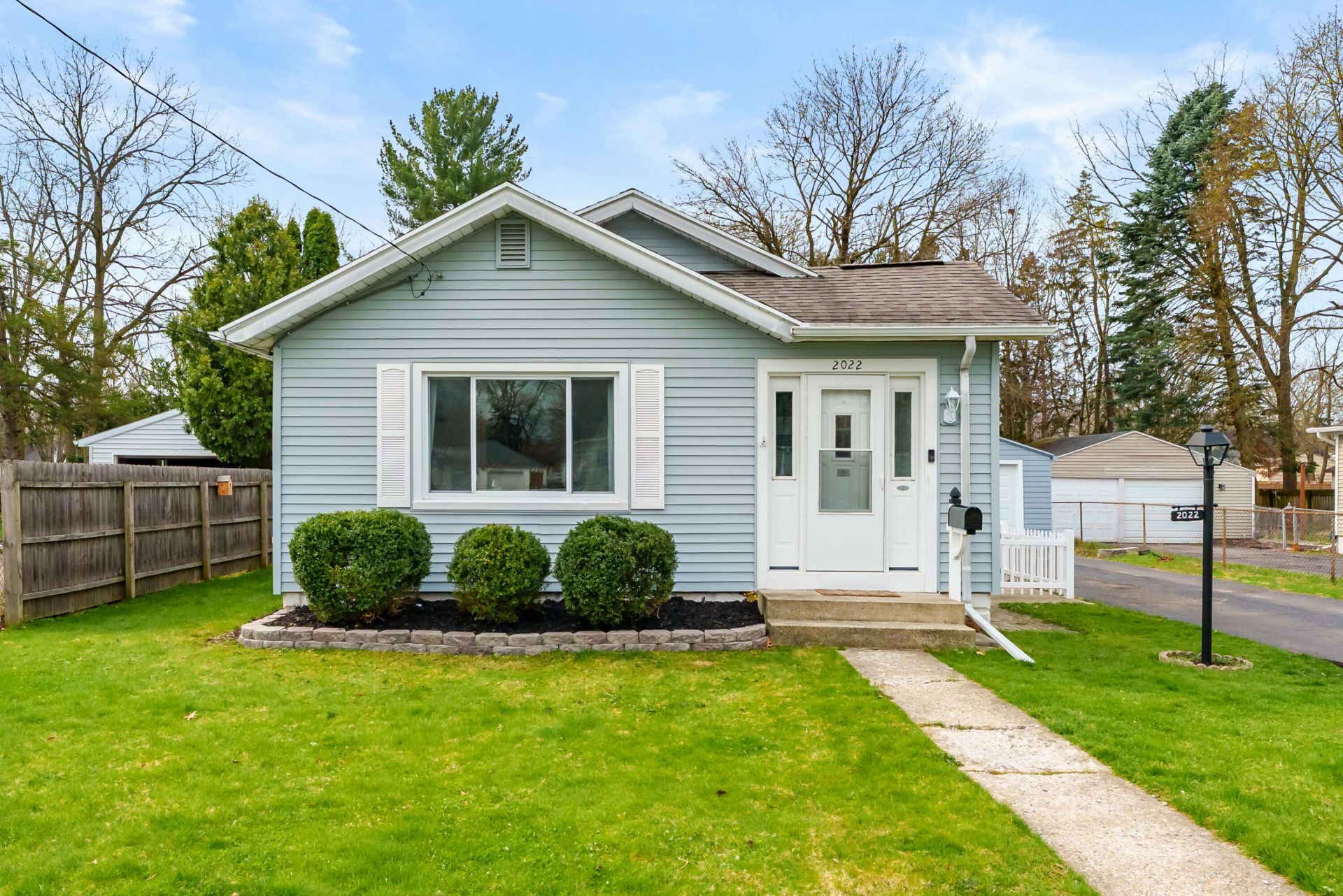 2022 Royce Avenue, Kalamazoo, MI 49001 Main Photo