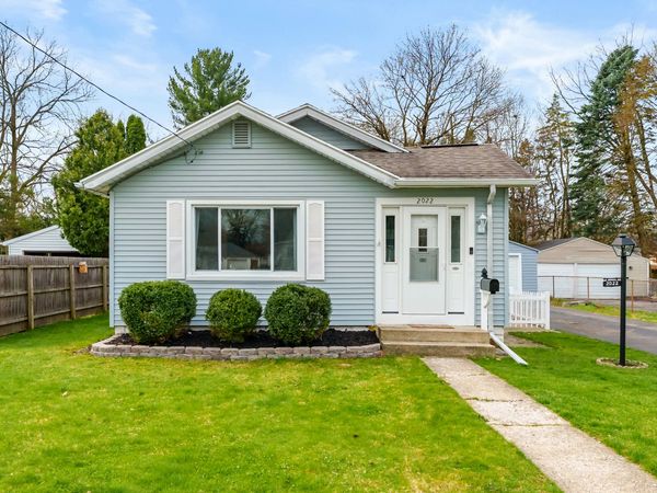 2022 Royce Avenue, Kalamazoo, MI 49001