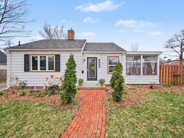 1425 Iroquois Place, Ann Arbor, MI 48104