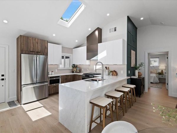 220 Lindbergh Street, San Mateo, CA 94401