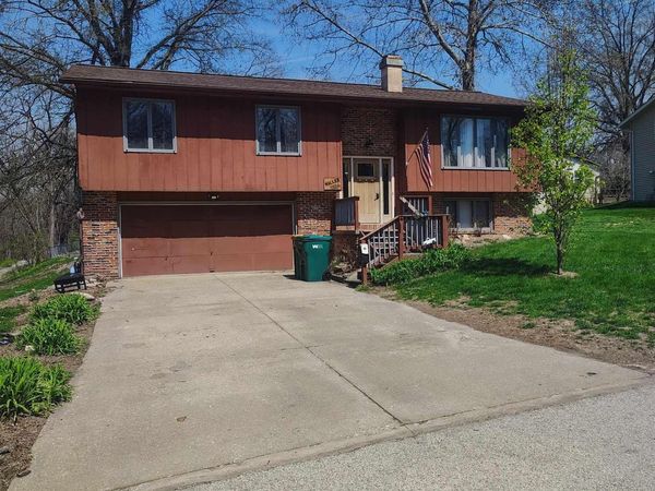 1824 RIVERVIEW Drive, Macomb, IL 61455