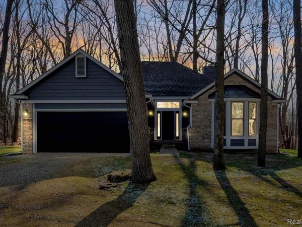 10557 Skeman Road, Brighton Twp, MI 48114