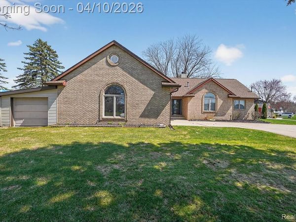 16147 Silvercrest Drive, Fenton Twp, MI 48430