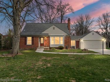 2307 Bedford Road, Bloomfield Hills, MI 48302