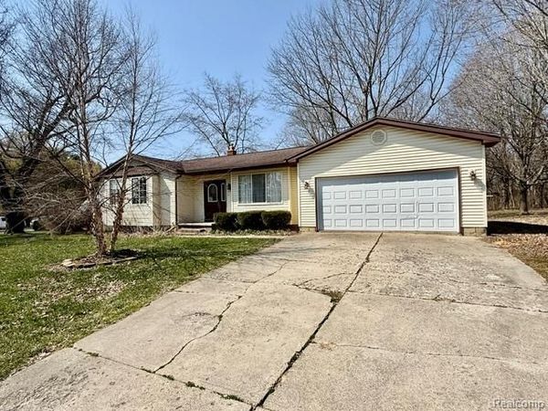 2329 Morrish Road, Flushing, MI 48433