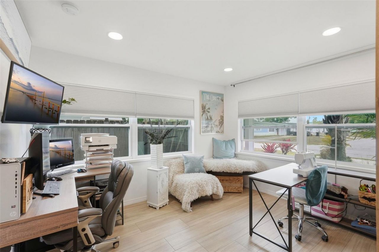 3698 61st Way N, Saint Petersburg, FL 33710 Photo