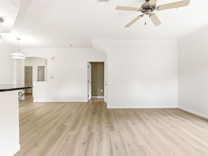 6010 Newport Lane, Unit 103, Orlando, FL 32821