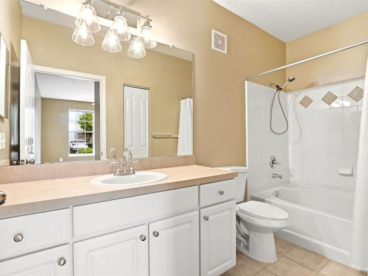 6010 Newport Lane, Unit 103, Orlando, FL 32821