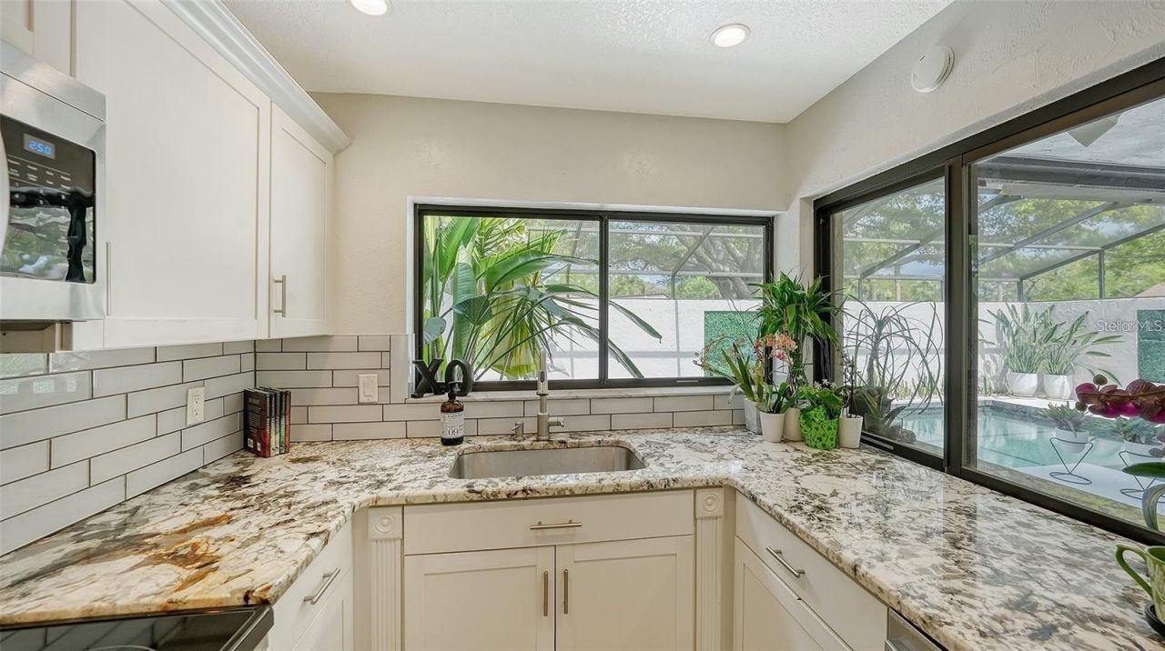 3842 Glen Oaks Manor Drive, Sarasota, FL 34232 Photo