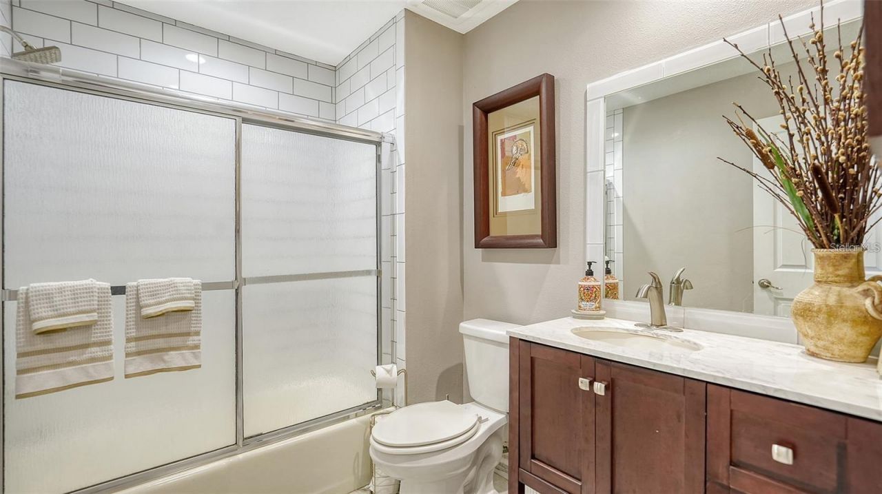 3842 Glen Oaks Manor Drive, Sarasota, FL 34232 Photo