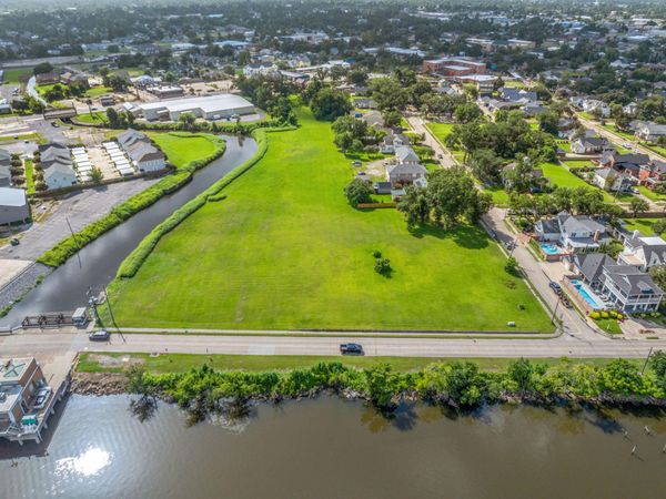 Shell Beach Dr, Lake Charles, LA 70601