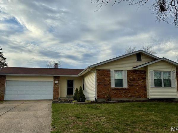3814 Jackson Trail , St Peters, MO 63376