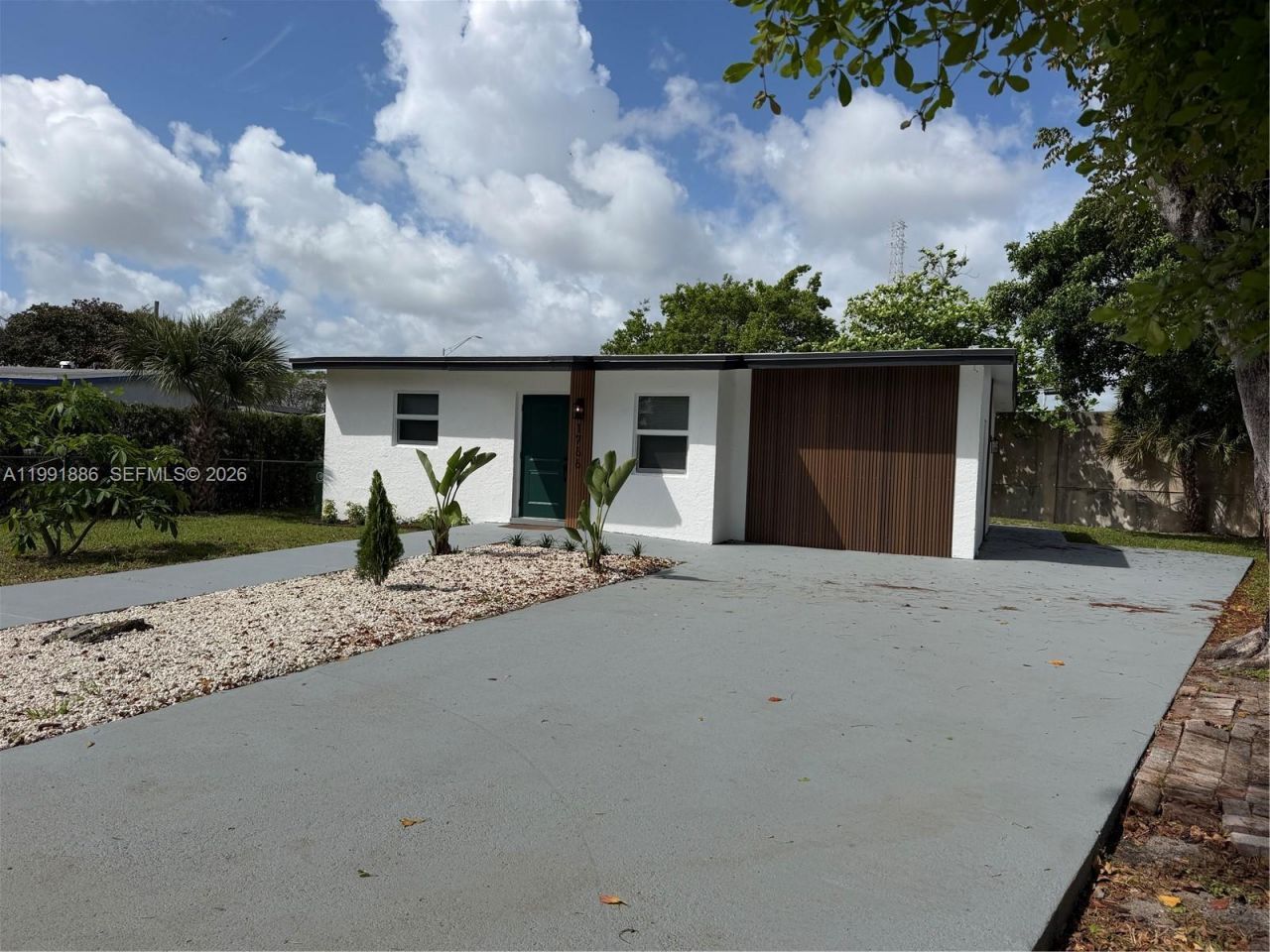 1766 Lauderdale Manor Dr, Fort Lauderdale, FL 33311 Photo