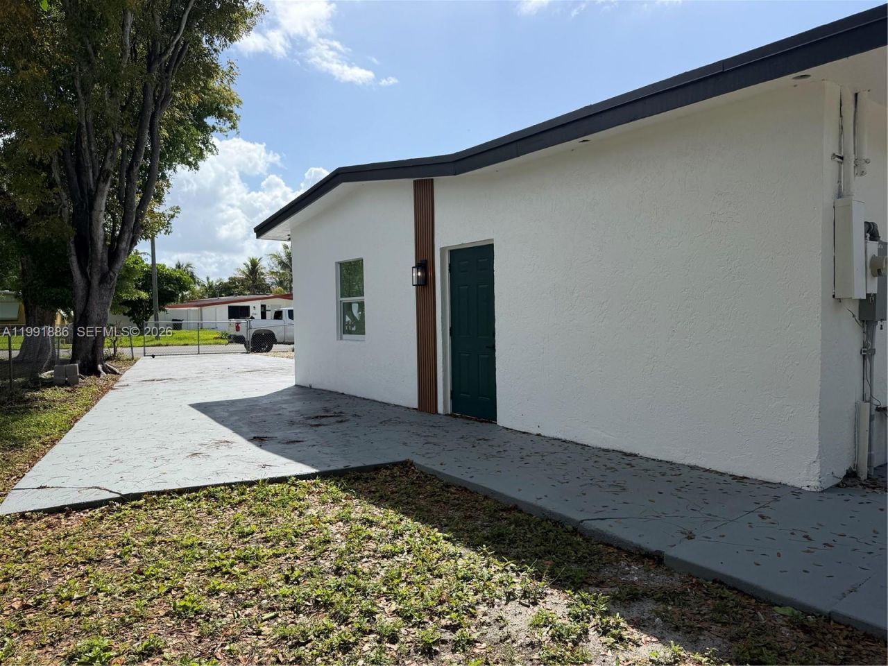 1766 Lauderdale Manor Dr, Fort Lauderdale, FL 33311 Photo