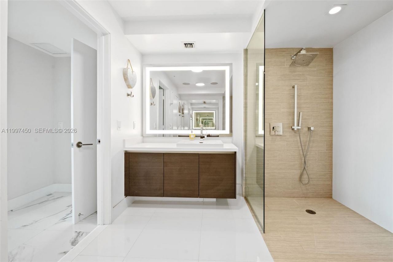 330 Sunny Isles Blvd, Unit 5-2102, Sunny Isles Beach, FL 33160 Photo