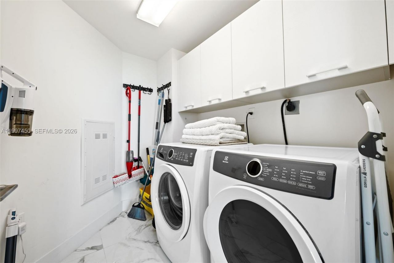 330 Sunny Isles Blvd, Unit 5-2102, Sunny Isles Beach, FL 33160 Photo