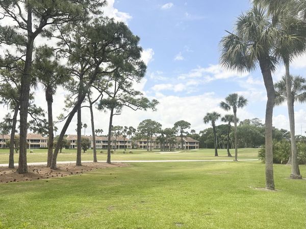 302 Brackenwood Circle, Palm Beach Gardens, FL 33418