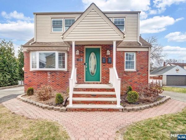154 Orchard Street, ELMWOOD PARK, NJ 07407