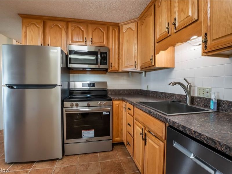 1993 Kelsey Drive , Cuyahoga Falls, OH 44221 Photo 16