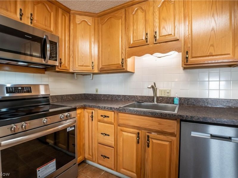 1993 Kelsey Drive , Cuyahoga Falls, OH 44221 Photo 17