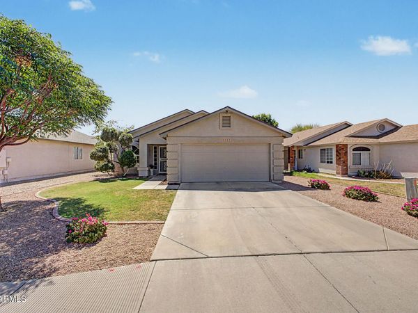 8527 E CLOVIS Avenue, Mesa, AZ 85208