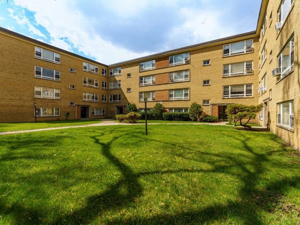 6100 N Damen Avenue , Unit 2A, Chicago, IL 60659