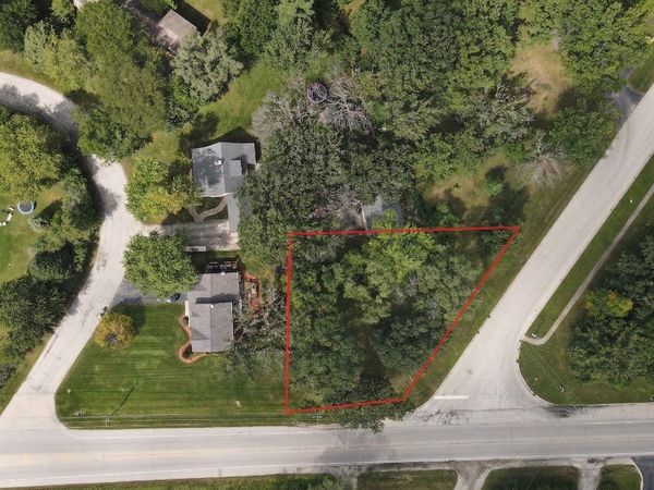 142 Castlewood Drive , Lemont, IL 60439