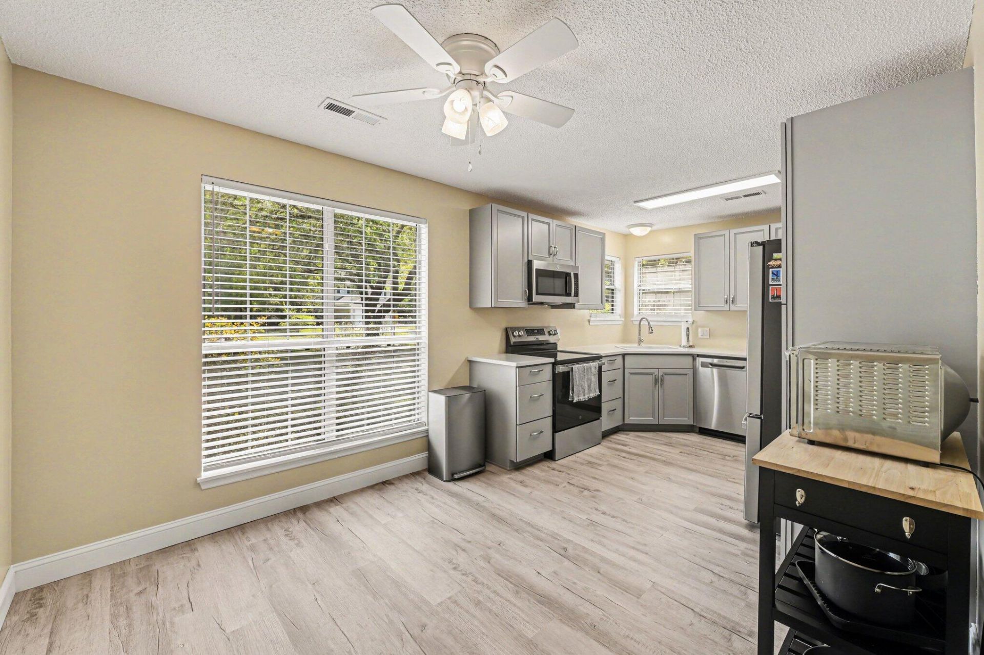 8507 William Moultrie Drive Photo 11