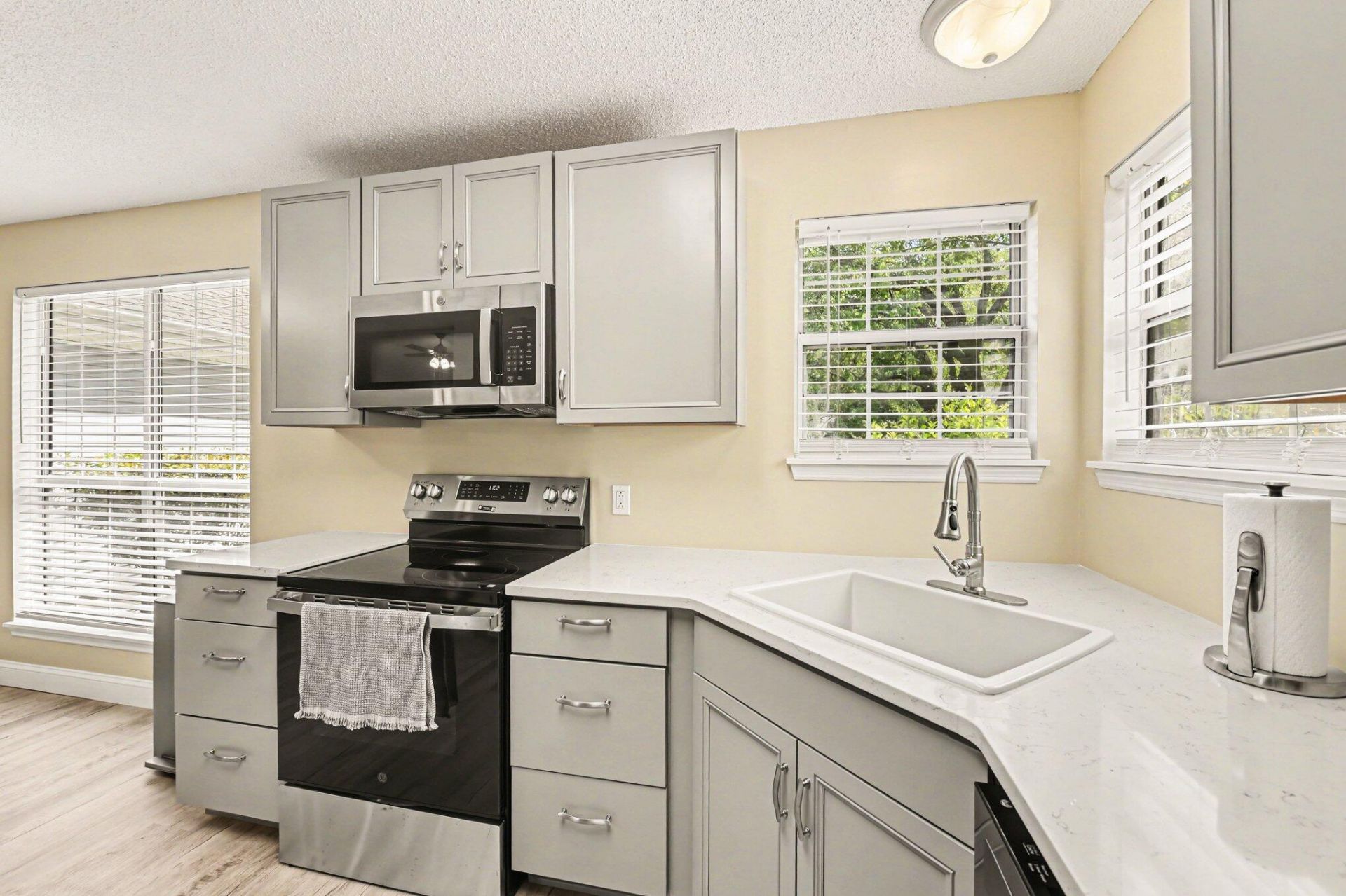 8507 William Moultrie Drive Photo 16