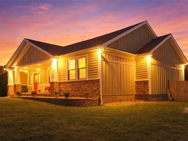 408 NW Rust Court, Grain Valley, MO 64029