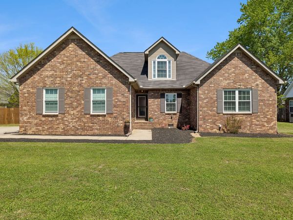 1928 Pennington Dr , Murfreesboro, TN 37129