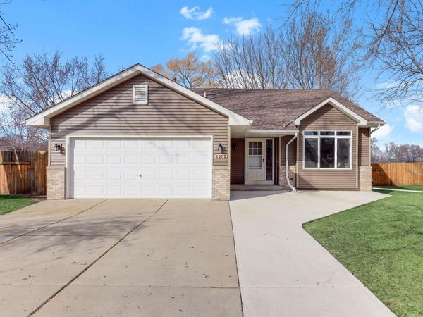 1202 Hawthorn Avenue, Buffalo, MN 55313