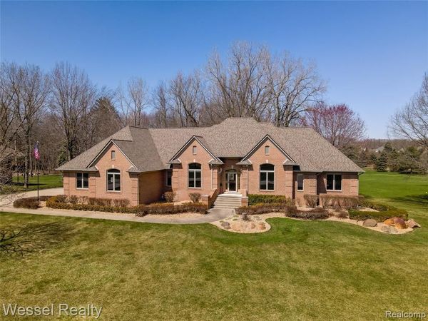 9805 Cranbrook Court, Bruce Twp, MI 48065