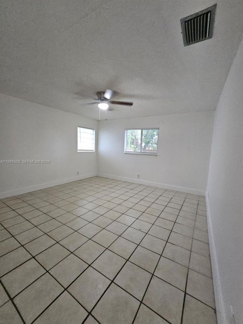 209 SW 9th St , Unit 209, Hallandale Beach, FL 33009 Photo