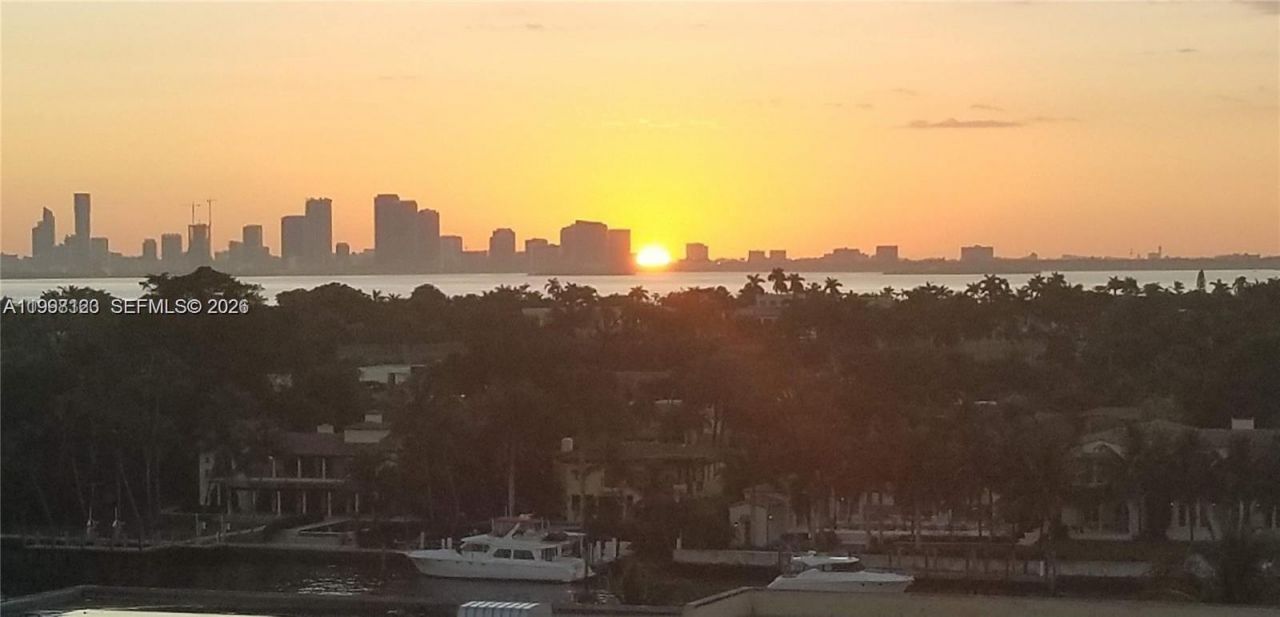 5825 Collins Ave , Unit 9B, Miami Beach, FL 33140 Photo