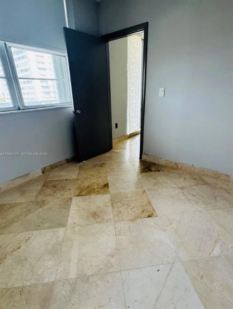 5825 Collins Ave , Unit 9B, Miami Beach, FL 33140 Photo