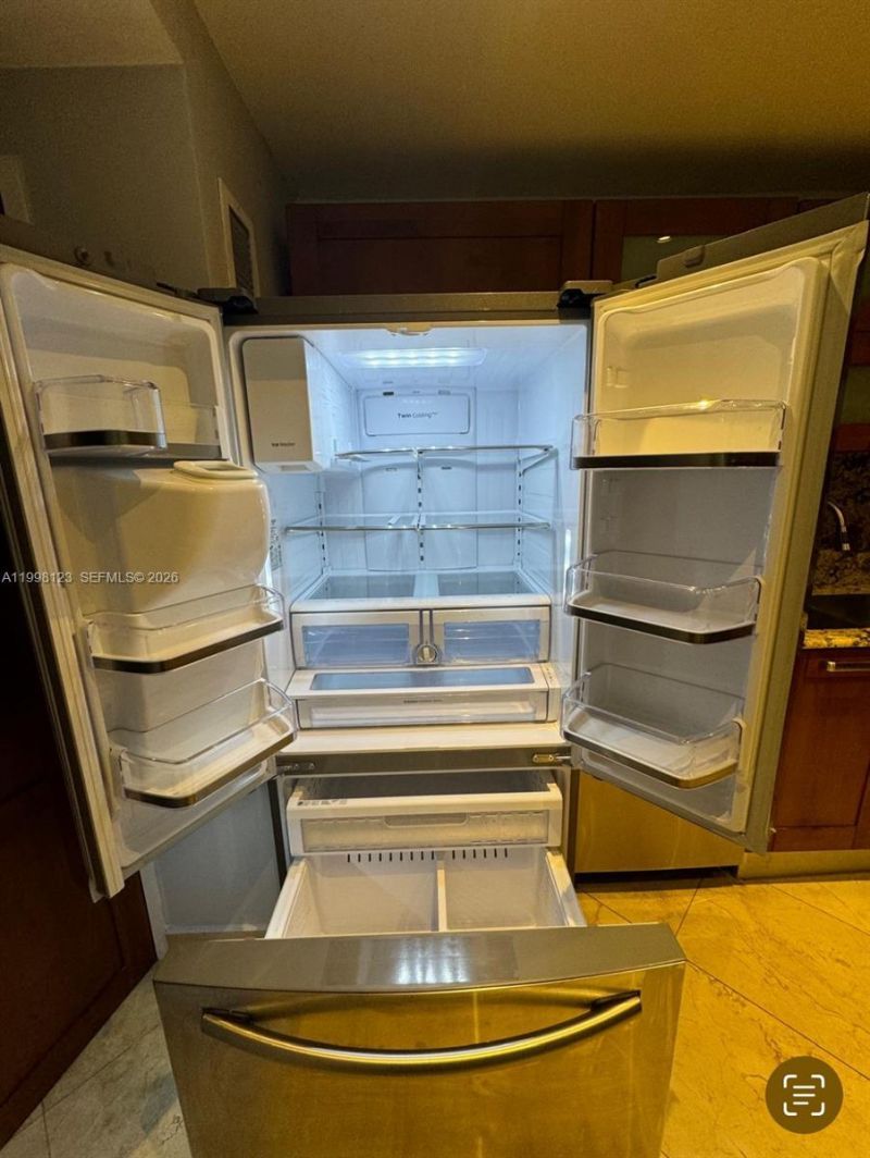 5825 Collins Ave , Unit 9B, Miami Beach, FL 33140 Photo