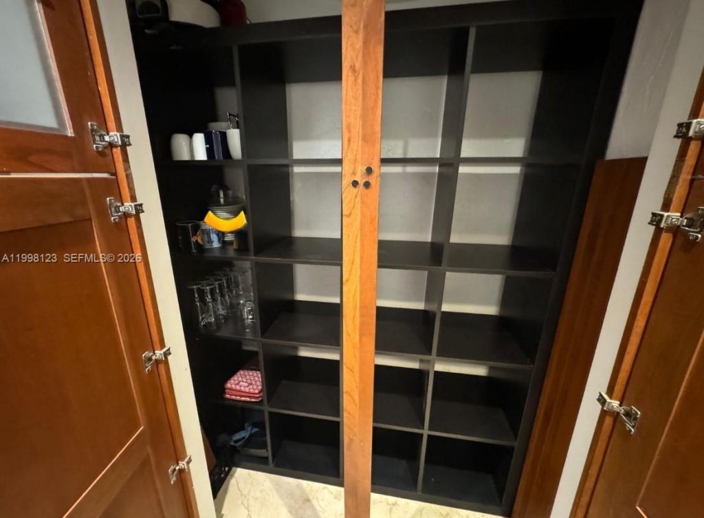 5825 Collins Ave , Unit 9B, Miami Beach, FL 33140 Photo