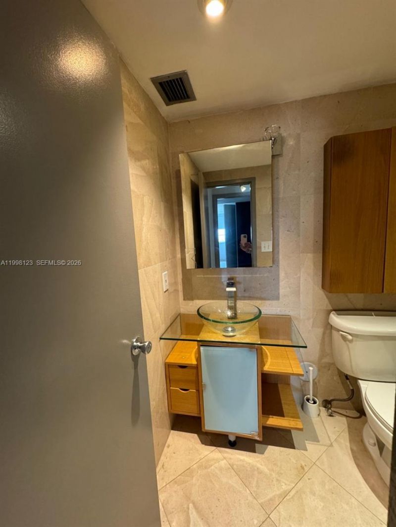 5825 Collins Ave , Unit 9B, Miami Beach, FL 33140 Photo