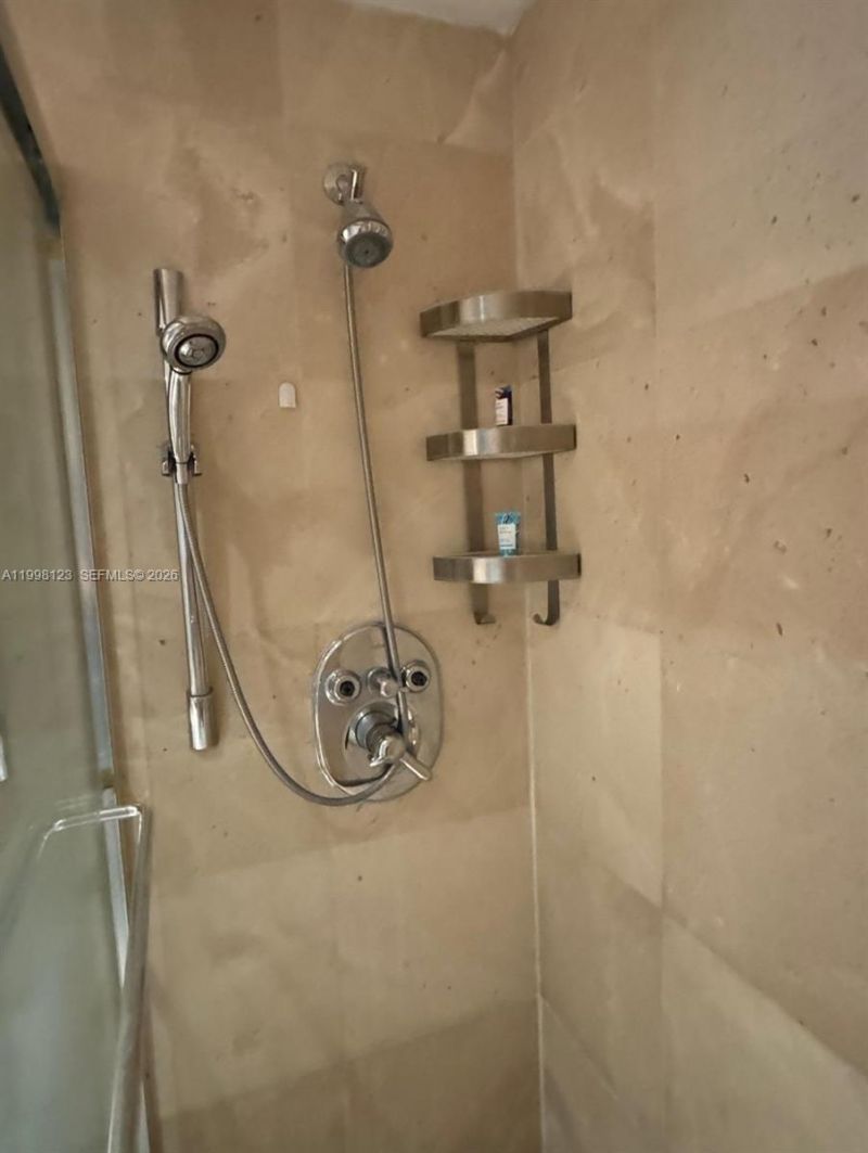 5825 Collins Ave , Unit 9B, Miami Beach, FL 33140 Photo