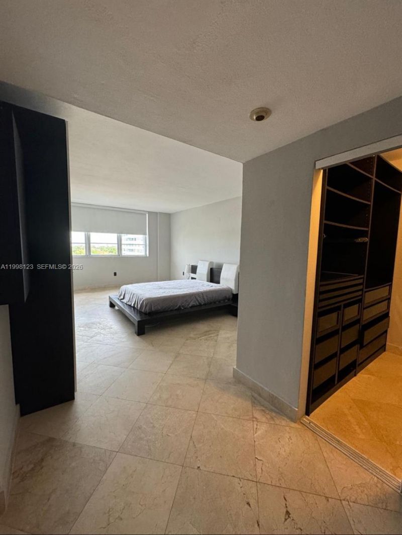 5825 Collins Ave , Unit 9B, Miami Beach, FL 33140 Photo