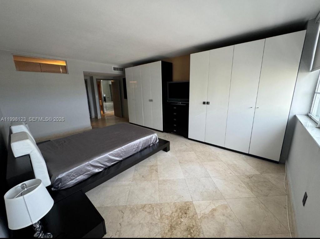 5825 Collins Ave , Unit 9B, Miami Beach, FL 33140 Photo