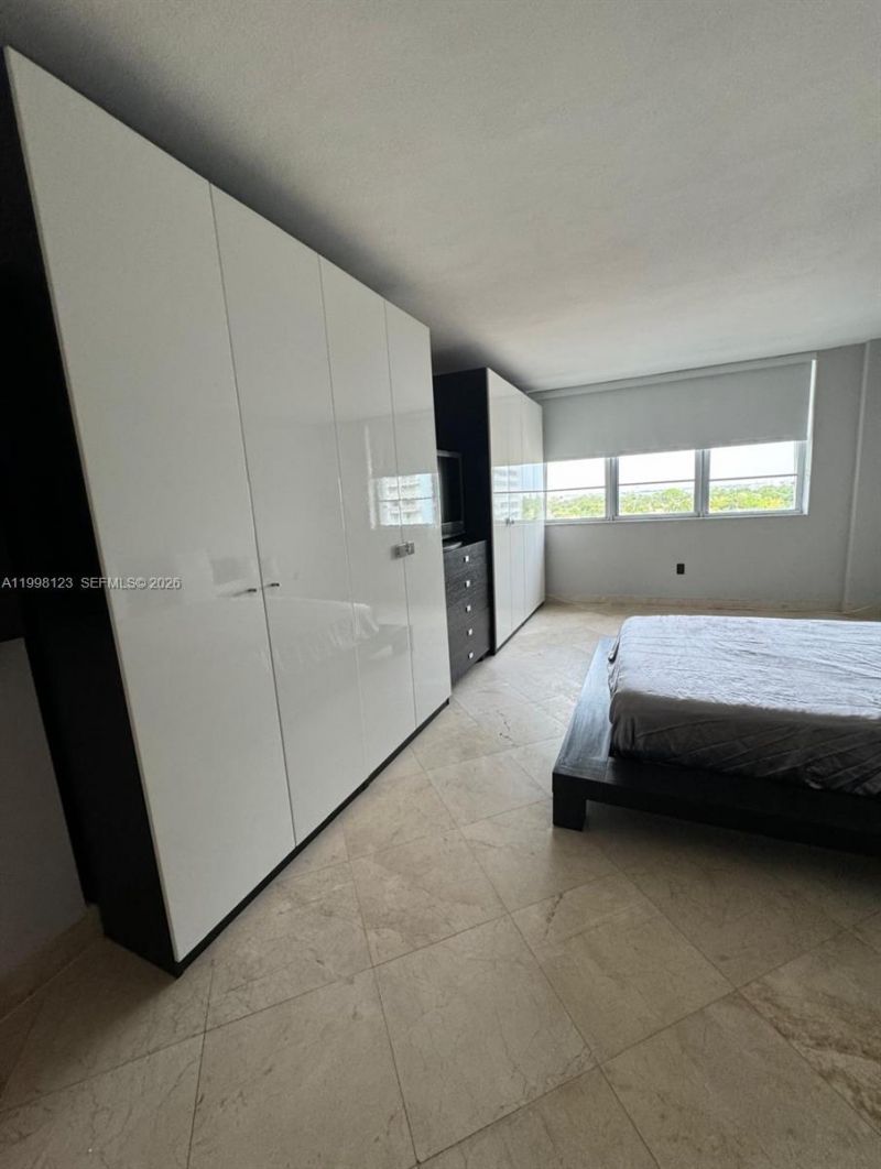5825 Collins Ave , Unit 9B, Miami Beach, FL 33140 Photo