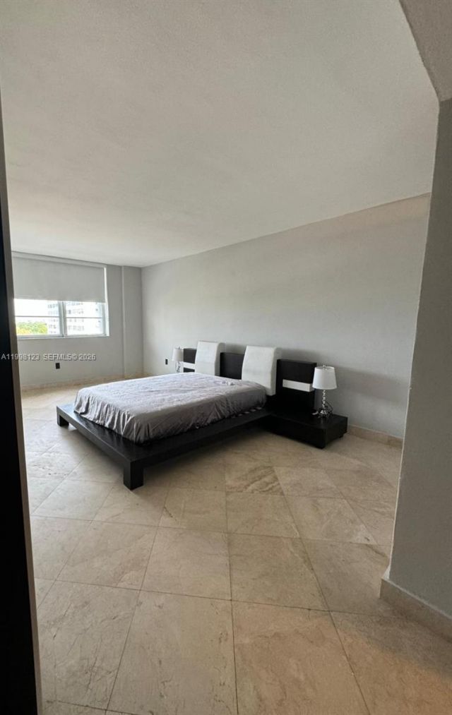 5825 Collins Ave , Unit 9B, Miami Beach, FL 33140 Photo