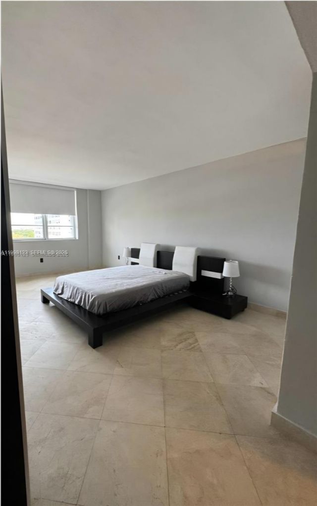 5825 Collins Ave , Unit 9B, Miami Beach, FL 33140 Photo