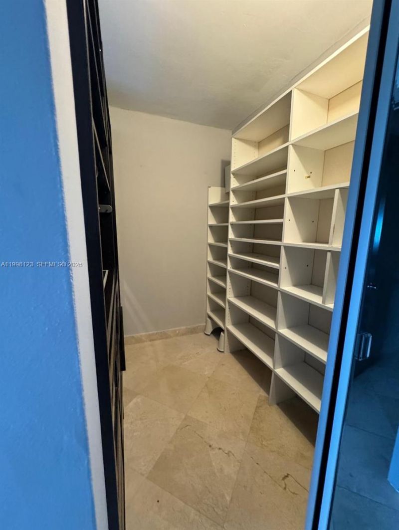 5825 Collins Ave , Unit 9B, Miami Beach, FL 33140 Photo