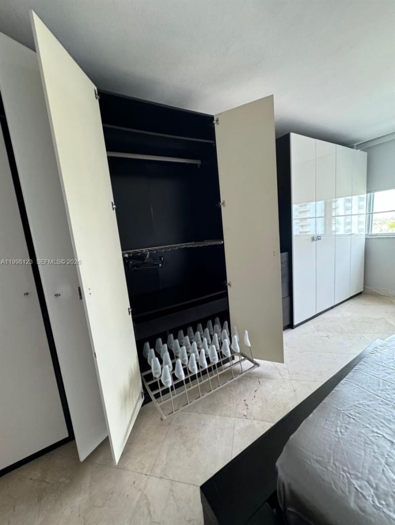 5825 Collins Ave , Unit 9B, Miami Beach, FL 33140 Photo