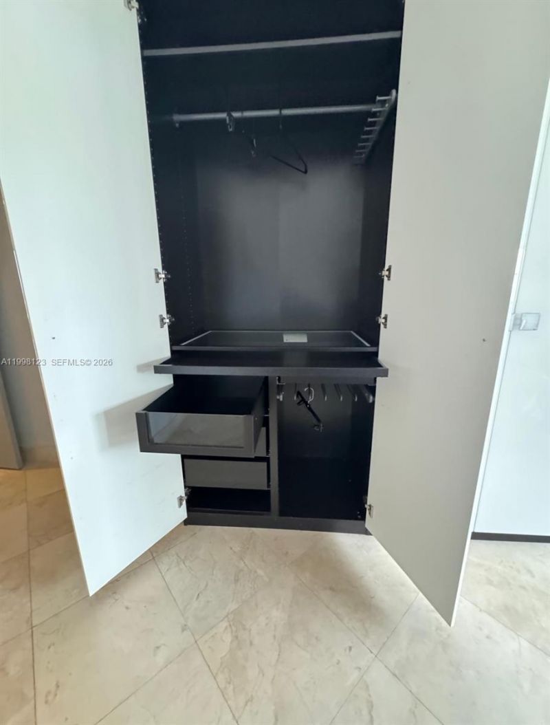 5825 Collins Ave , Unit 9B, Miami Beach, FL 33140 Photo