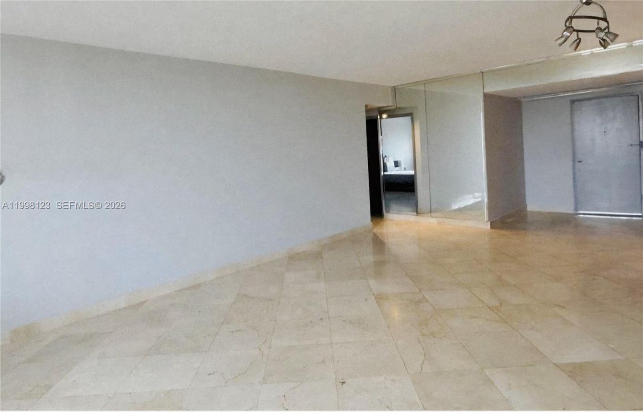 5825 Collins Ave , Unit 9B, Miami Beach, FL 33140 Photo